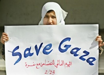 Gadis Palestina memprotes blokade Israel atas Gaza