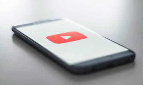 Tampilan Youtube di HP atau Smartphone.