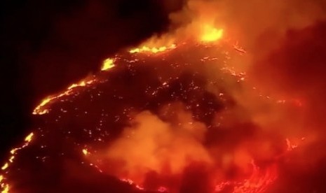 Gambar udara kebakaran hutan di California, AS