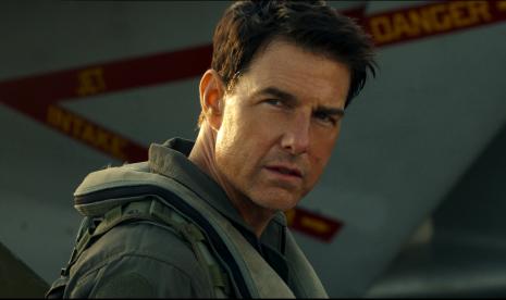 Aktor Tom Cruise sebagai Kapten Pete Maverick Mitchell dalam film Top Gun: Maverick. Di film terbarunya bersama Universal Filmed Entertainment Group, Cruise dilaporkan akan terbang ke luar angkasa.