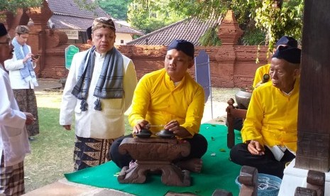 Gamelan Sekaten peninggalan Sunan Gunung Jati berusia 600 tahun yang ditabuh setahun dua kali saat Idul Fitri dan Idul Adha di Sitinggil Keraton Kasepuhan Cirebon. Rabu (5/6).