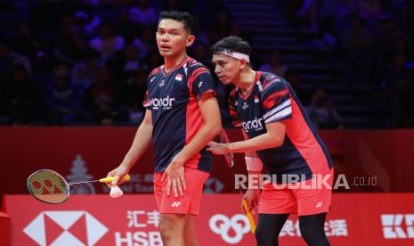 Ganda putra Indonesia Fajar Alfian/Muhammad Rian Ardianto saat beraksi di BWF World Tour Finals 2024.