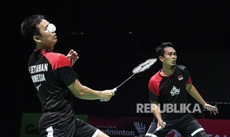 Ganda putra Indonesia Hendra Setiawan (kiri) dan Mohammad Ahsan.