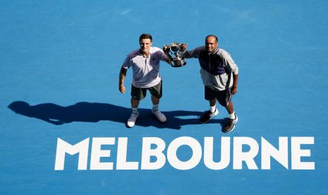 Ganda putra juara Australian Open Joe Salisbury/Rajeev Ram. Total hadiah Australian Open akan melebihi Rp 1 triliun untuk pertama kalinya. Ilustrasi.