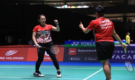 Ganda putri Indonesia Siti Fadia Silva Ramadhanti/ Ribka Sugiarto saat bertanding di final Piala Uber 2024.