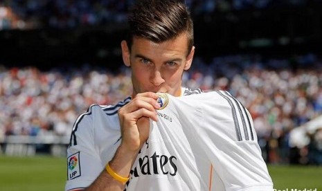 Gareth Bale saat diperkenalkan di Real Madrid.