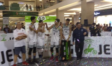 Garuda Bandung 1 juara IBL Gojek 3X3 Seri Jakarta, setelah di final Sabtu (28/7) di Kota Kasablanka Jakarta, mengalahkan SM Pertamina, 19-18 (17-17) melalui perpanjangan waktu.