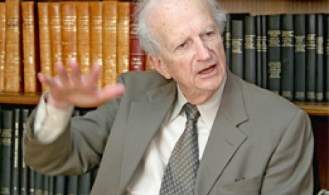 Gary Becker, ekonom peraih nobel tahun 1992 yang berhasil mempopulerkan teori ekonomi diskriminasi 