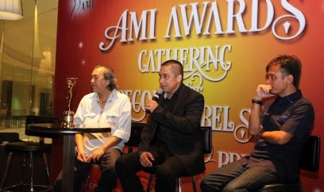 Gathering AMI Awards ke-18 digelar di The Kasablanka, Jakarta, Kamis (24/10/2014). Tampil sebagai pembicara musisi sekaligus pemerhati musik rock progresif Andy Julias, board of director AMI Awards Seno M Hardjo, dan Manajer Produksi RCTI Untung Pranoto (k