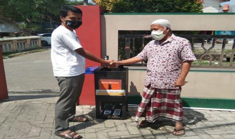 Gaungkan kesadaran cuci tangan, Rekind salurkan 11 wastafel portable di wilayah Kecamatan Pancoran, Jakarta Selatan, Sukmajaya dan Sawangan Depok. 