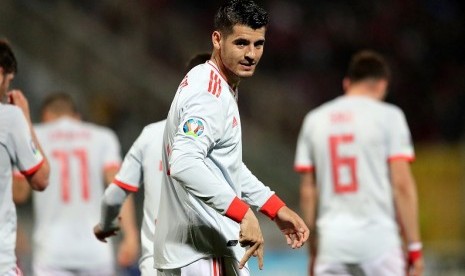 Gaya penyerang Spanyol Alvaro Morata setelah mencetak gol ke gawang Malta.