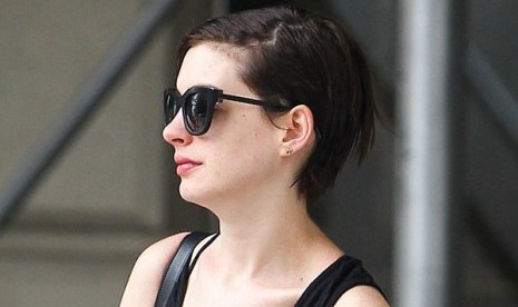 Gaya rambut baru Anne Hathaway