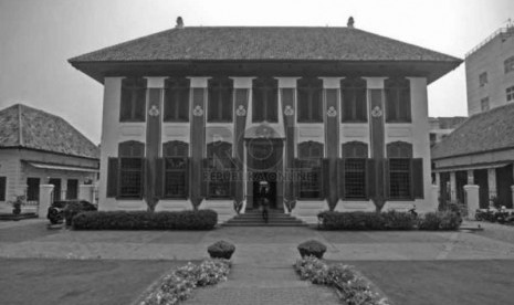 Gedung Arsip Nasional RI. Gedung ini salah satu saksi bisu kejamnya masa perbudakan di Batavia.