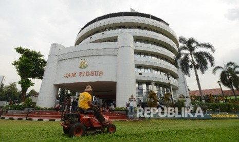 Kejakgung terus melakukan upaya hukum termasuk memburu Surya Darmadi. Foto ilustrasi gedung Bundar Jam Pidsus yang terletak di Kompleks Kejaksaan Agung, Jakarta, Kamis (17/3).