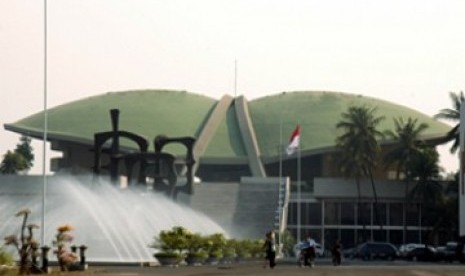 Ambang batas parlemen atau parliamentary threshold dalam pembahasan RUU Pemilu masih jadi perdebatan alot karena masing-masing fraksi berbeda pendapat terkait besarannya. [Foto: Gedung DPR]