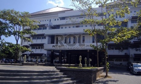 Gedung Fakultas Hukum Universitas Muhammadiyah Yogyakarta. ( 29 / 5 ).