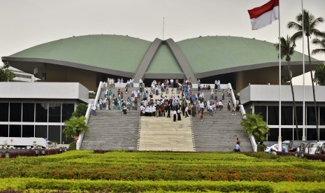 Pengamat: Tidak Relevan Perubahan UUD di Tengah Pandemi. Foto:  Gedung MPR/DPR/DPD di Kompleks Parlemen Senayan, Jakarta. (ilustrasi) 