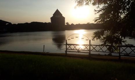 Gedung Rektorat UI Depok.