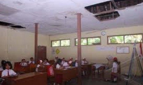 Gedung Sekolah Rusak