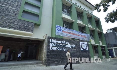 Gedung Universitas Muhammadiyah di Jl Palasari, Kota Bandung, Senin (22/8). (Mahmud Muhyidin)