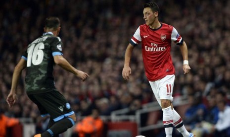 Gelandang Arsenal Mesut Oezil.