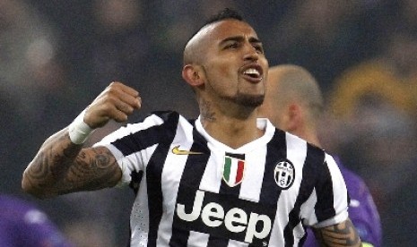 Gelandang Arturo Vidal.