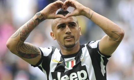 Gelandang Arturo Vidal.