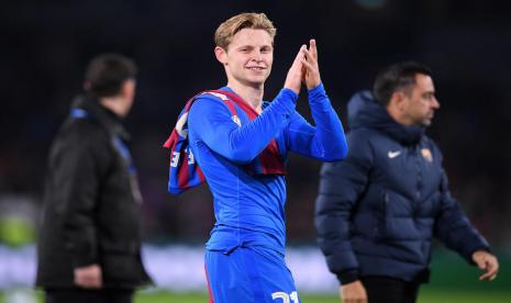 Gelandang Barcelona Frenkie De Jong.