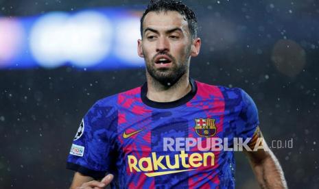 Gelandang senior Barcelona, Sergio Busquets. 