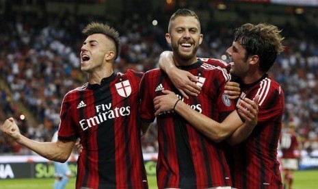 Gelandang Jeremy Menez (tengah).