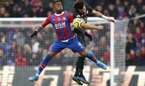 Striker Crystal Palace Jordan Ayew (kanan). 