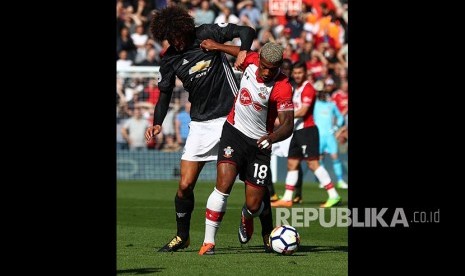 Marouane Fellani (kiri)saat membela Man United.