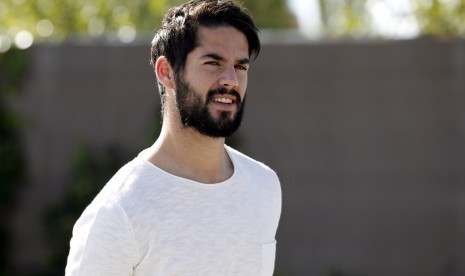 Gelandang Real Madrid Isco meninggalkan klub pada akhir musim 2021/2022. Sejumlah klub tertarik untuk meminang Isco, termasuk AS Roma.