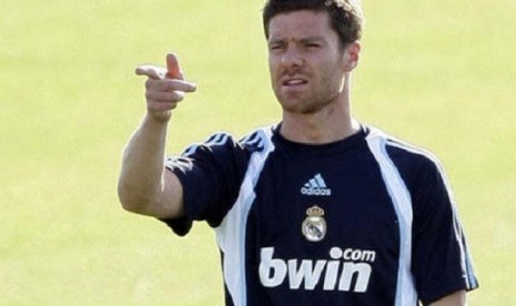 Xabi Alonso saat masih menjadi gelandang Real Madrid. 