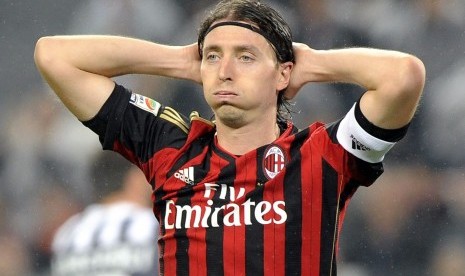 Gelandang Riccardo Montolivo.