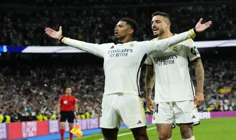 Gelandang serang Real Madrid Jude Bellingham merayakan golnya ke gawang Barcelona dalam laga el Clasico La Liga Spanyol di STadion Santiago Bernabeu, Senin (22/4/2024) dini hari WIB. 