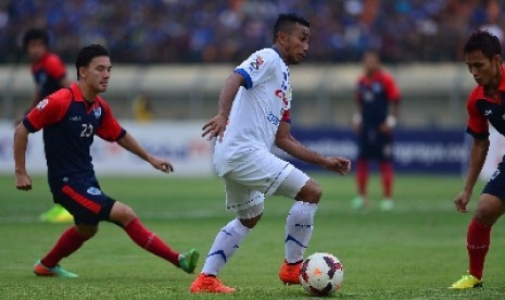 Gelandang timnas Indonesia,  Firman Utina.