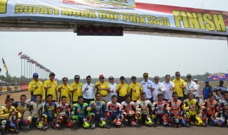 Gelaran kejuaraan nasional (kejurnas) Motoprix Region Sumatera 2019 resmi dimulai di Sirkuit Internasional Skyland Kabupaten Musi Banyuasin, Ahad (22/9). Tercatat, ada sebanyak 174 pebalap dari region Sumatera yang mengaspal di 12 klas yang dipertandingkan. 