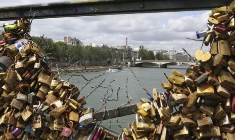 Gembok Cinta Paris