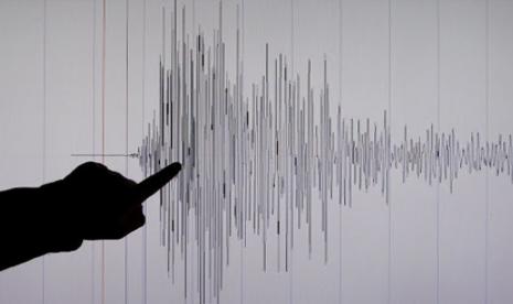 Gempa bumi berkekuatan 7,3 M mengguncang Laut Banda.