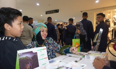 Gen Halilintar di stand Laznas BMH di CCM.