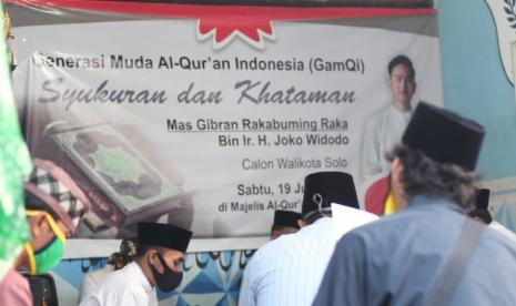 Generasi Muda Qurani Indonesia (GaMQI) menggelar doa atas terpilihnya Gibran maju di Pilwakot Solo.