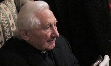 Georg Ratzinger, brother of the outgoing Pope Benedict XVI, answers journalists' questions during a media opportunity in his home in Regensburg, southern Germany, Tuesday, Feb 12, 2013. 