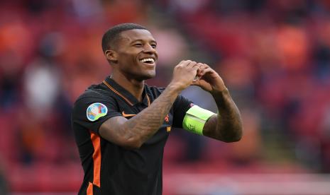 Georginio Wijnaldum saat membela timnas Belanda. Wijnaldum yang kini memperkuat PSG enggan kembali ke Newcastle United.