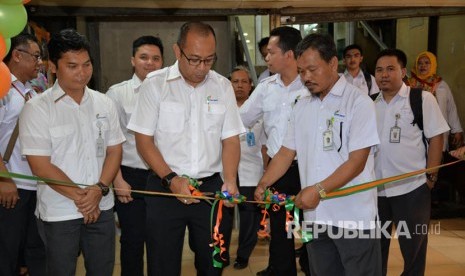 Gerai Keempat Jakmart Dibuka Di Pasar Baru Metro Atom, Senin (31/7). 