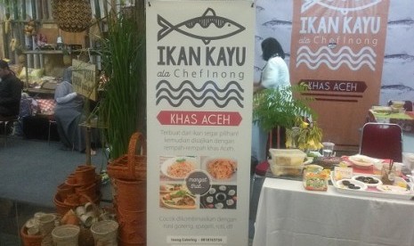 Gerai yang menjual ikan kayu, kuliner khas Aceh