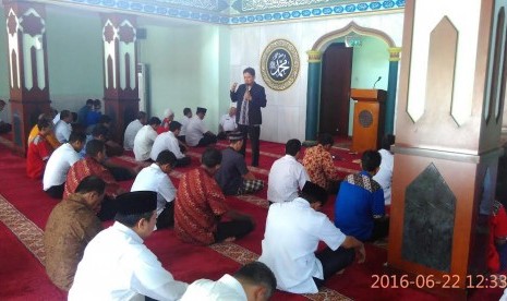 Gerakan Empowering Indonesia merambah ke masjid.