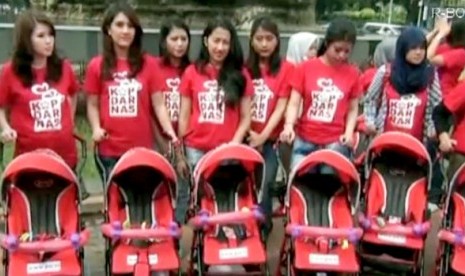 Gerakan protes ibu-ibu menuntut tersedianya fasilitas tempat menyusui bayi di ruang publik