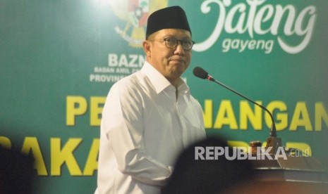 Menteri Agama, Lukman Hakim Saifuddin menyampaikan pidato pada pencanangan Gerakan Sadar Zakat di gedung Gradhika Bhakti Praja Semarang, Rabh (24/1). 