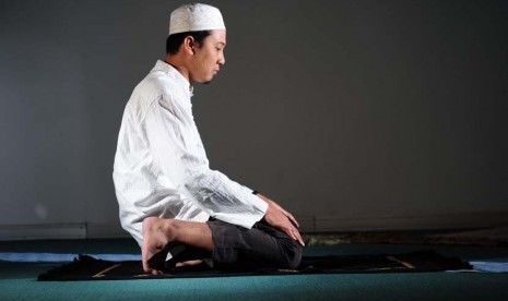 Gerakan shalat (ilustrasi).